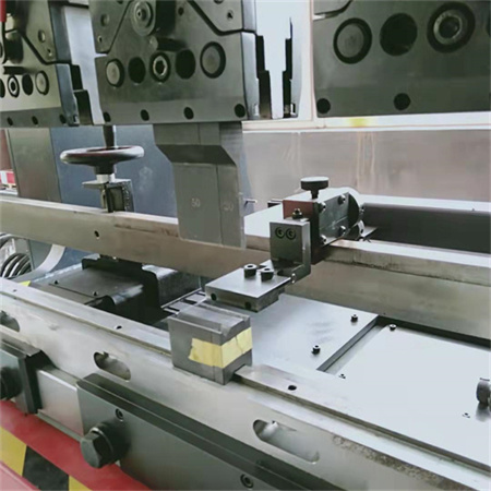 CNC automatyczna stal aluminiowa hydrauliczna prasa krawędziowa elektryczna giętarka do blachy z robotem