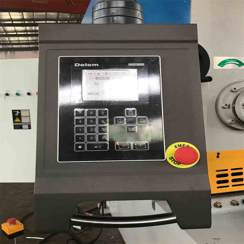 Cnc Hydraulic Metal Sheets Automatyczna maszyna do cięcia gilotynowego do obróbki metali