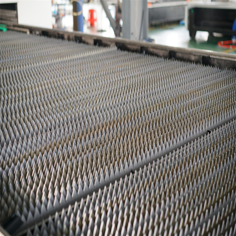 Maszyna do cięcia laserem światłowodowym 1000 2000 3000w do stali miedź aluminium