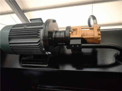 Sterownik systemu Cnc Da53t 125t4000 3 + 1 osi Cnc hydrauliczna prasa krawędziowa o dobrej jakości