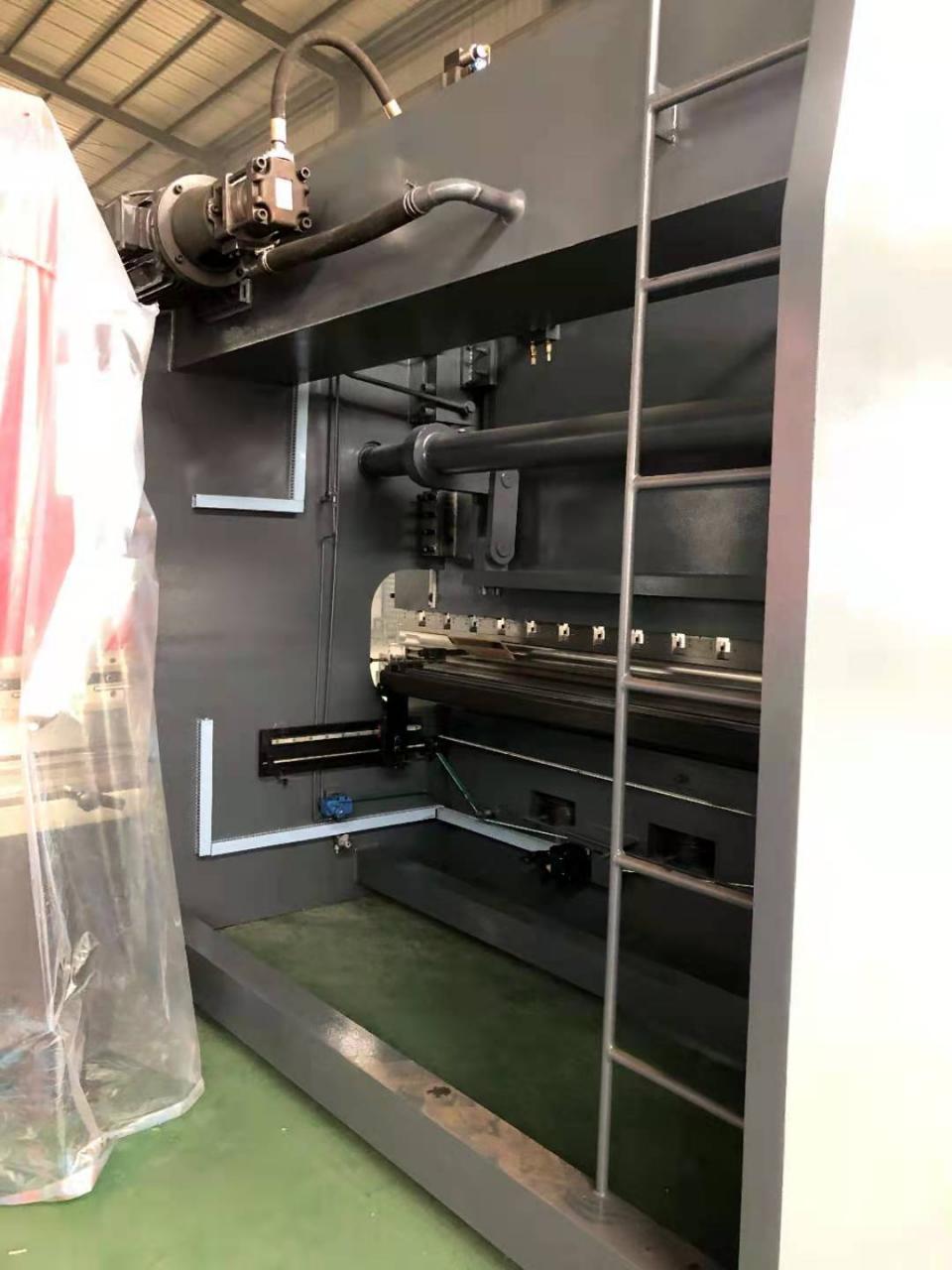 Sterownik systemu Cnc Da53t 125t4000 3 + 1 osi Cnc hydrauliczna prasa krawędziowa o dobrej jakości