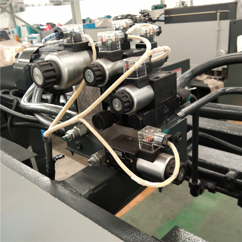 Qc12k-4x2500 Cnc hydrauliczna dostosowana maszyna do cięcia nożyc
